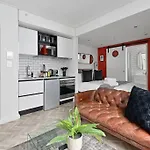 Ella - Chic Studio Living In Central Cape Town