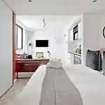 Ella - Chic Studio Living In Central Cape Town